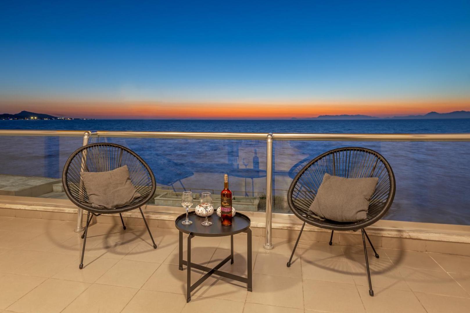 Lihi's Sea View Apartment