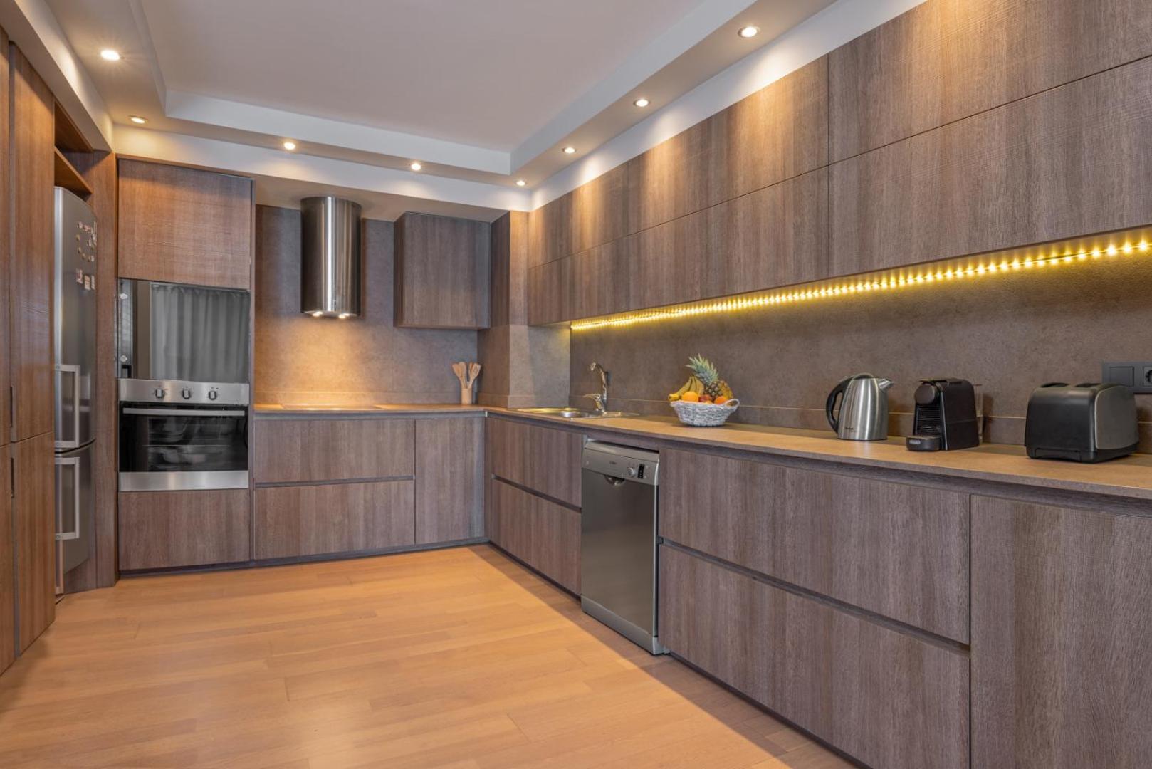 Lihi's Sea View Apartment